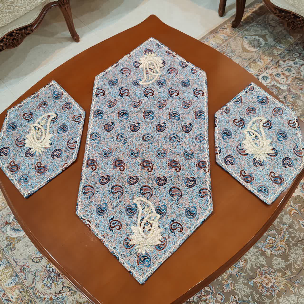 رومیزی مبل ترمه اصل یزد کار دست مروارید و سرمه دوزی سه تیکه