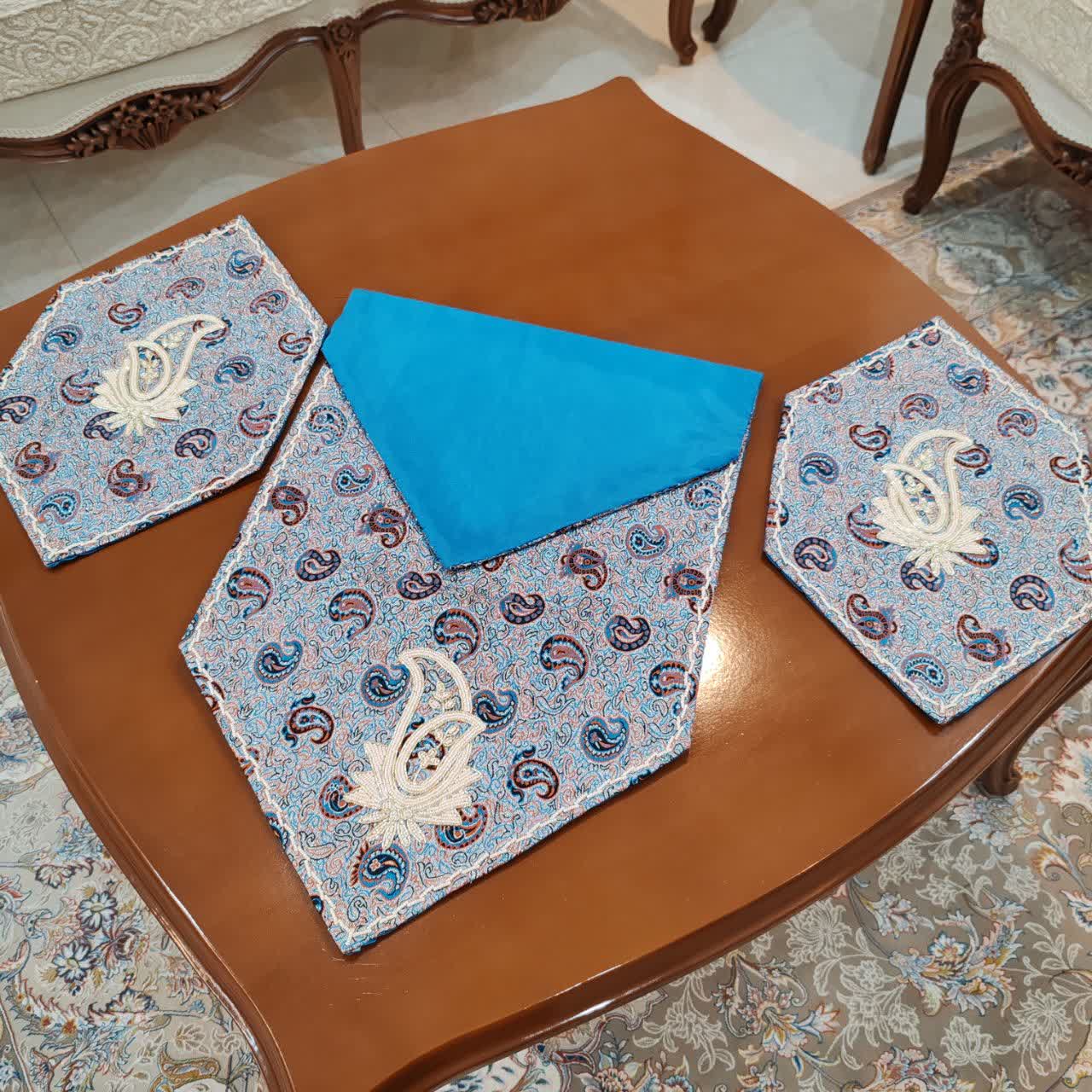 رومیزی مبل ترمه اصل یزد کار دست مروارید و سرمه دوزی سه تیکه