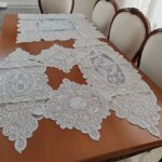 سرویس رومیزی پنج تکه دانتل مخمل طرح آنتیک سرویس رومیزی پنج تکه دانتل مخمل طرح آنتیک