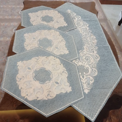 رومیزی مخمل ابریشم شاین دار 4 تکه طرح صحرا