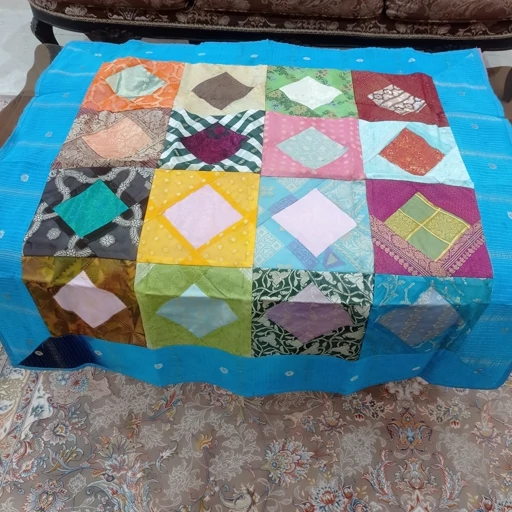 رومیزی مربع هندی مدل چهل تکه 1 در1