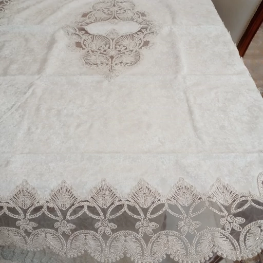 رومیزی غذاخوری 4 نفره مخمل دانتل ترک گندمی