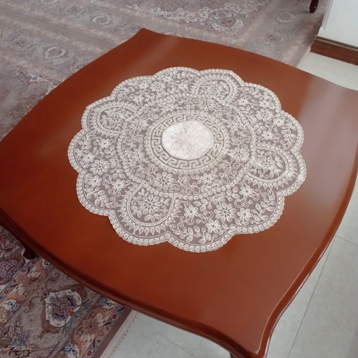 رومیزی گرد دانتل مخمل سه تکه مدل ورساچه طرح ترک