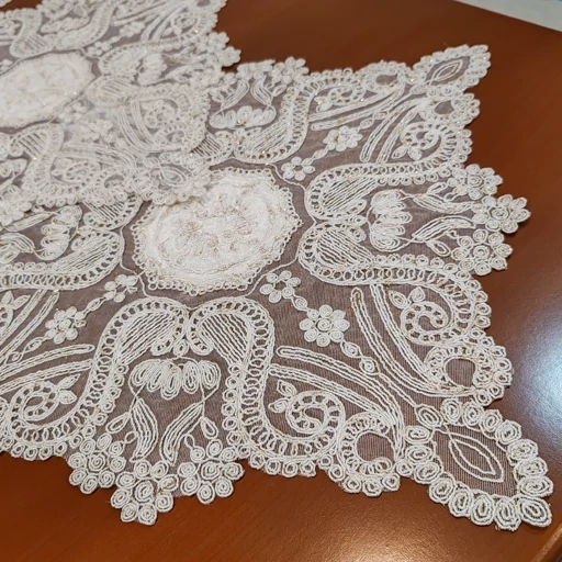 رومیزی چهار تکه مخمل دانتل طرح آنتیک جدید