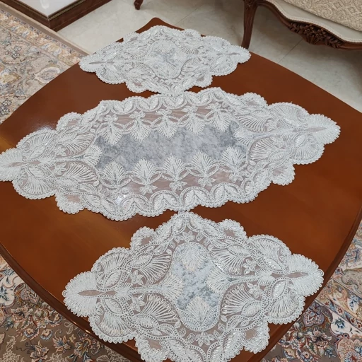 رومیزی مخمل دانتل ملیله دوزی طرح کاج سه تکه