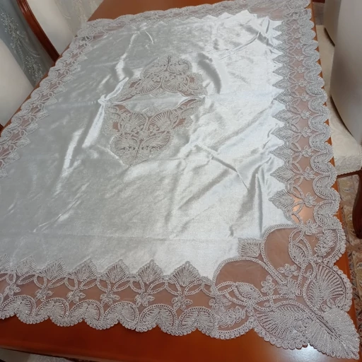 رومیزی غذاخوری 4 نفره مخمل دانتل ترک گندمی