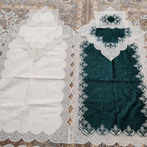 سجاده جانماز مخمل دانتل قیطون دوزی لمه دار طرح نگین