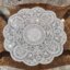 رومیزی گرد دانتل مخمل سه تکه مدل ورساچه طرح ترک