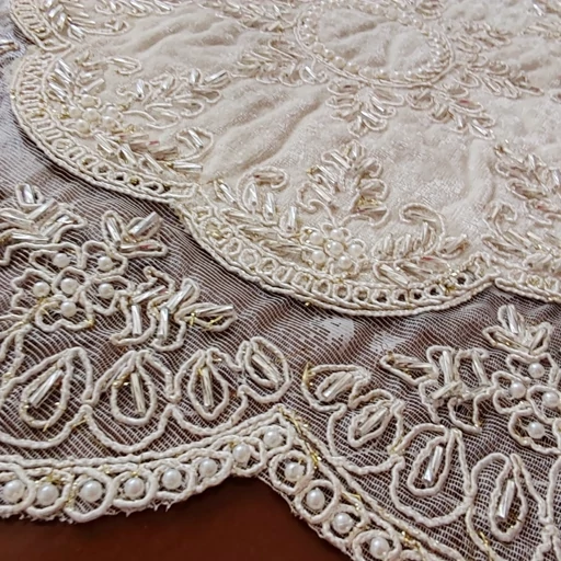 رومیزی گرد دانتل مخمل سه تکه ملیله و مروارید دوزی طرح نگین