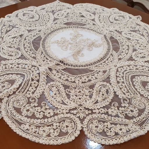 رومیزی گرد دانتل مخمل سه تکه طرح سوفیا