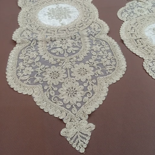 رومیزی بیضی دانتل مخمل سه تکه مدل ورساچه درجه یک