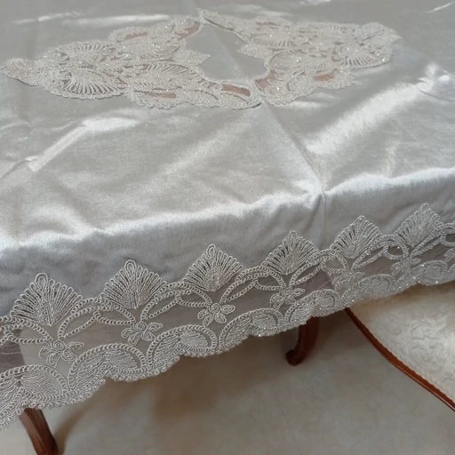 رومیزی غذاخوری 4 نفره مخمل دانتل ترک گندمی