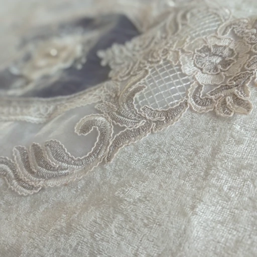 سرویس رومیزی مخمل دانتل جدید طرح گل برجسته 4 تکه