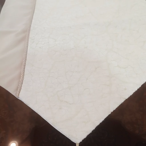 رومیزی مخمل پتینه قیطون سه تکه طرح رعدوبرق