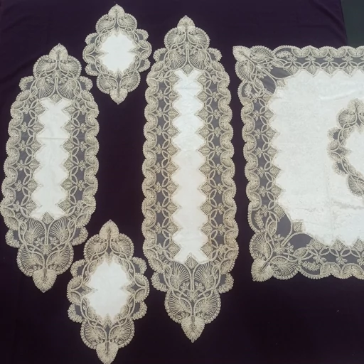 سرویس رومیزی مخمل دانتل ترک طرح گندمی 5 تکه مربع دار