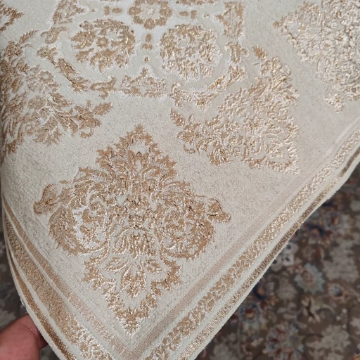 رومیزی مربع مخمل شاین دار ابریشمی طرح پرواز 44 سانتی