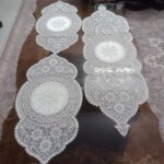 رومیزی بیضی دانتل مخمل سه تکه مدل ورساچه درجه یک