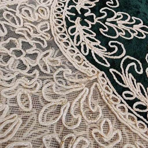 سجاده جانماز مخمل دانتل قیطون دوزی لمه دار طرح نگین