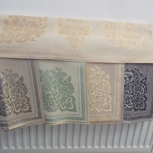 رومیزی چهار تکه مخمل شاین ابریشمی مدل پرواز