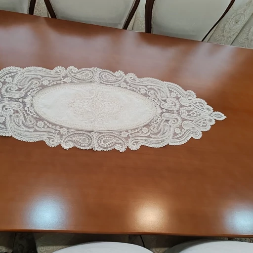 رانر غذاخوری دانتل مخمل 132 سانتی طرح آنتیک جدید