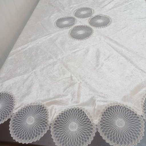 رومیزی گرد غذاخوری مخمل دانتل ترک قطر 150