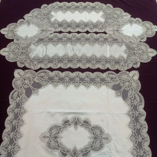 سرویس رومیزی مخمل دانتل ترک طرح گندمی 5 تکه مربع دار