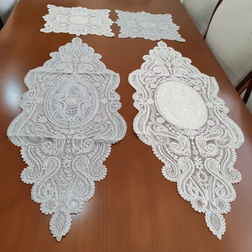 سرویس رومیزی پنج تکه دانتل مخمل طرح آنتیک