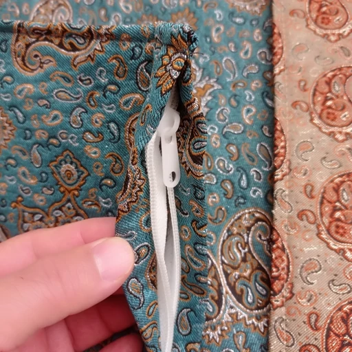 روبالشتی ترمه یزد درجه یک  دورو ترمه زیپدار دو عددی