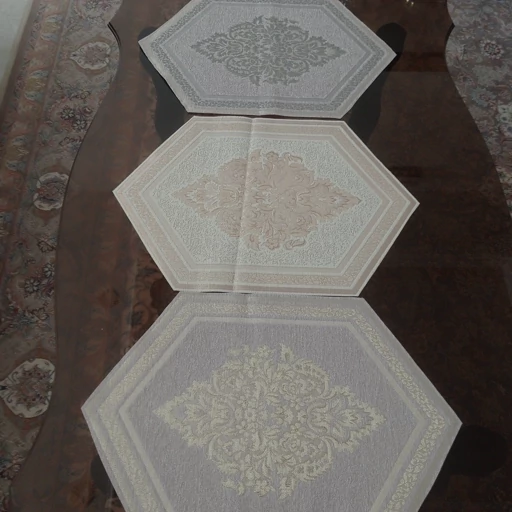 رومیزی چهار تکه مخمل شاین ابریشمی مدل پرواز