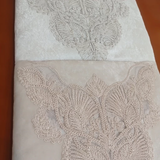 رومیزی غذاخوری 4 نفره مخمل دانتل ترک گندمی