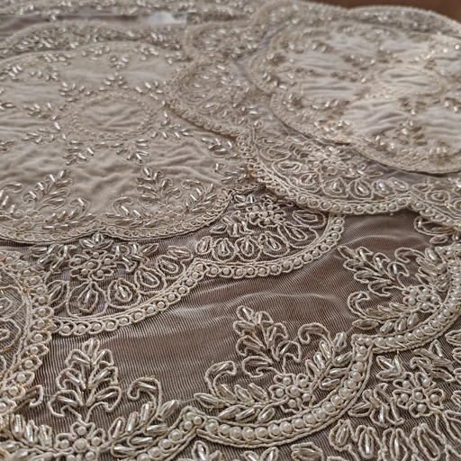 رومیزی گرد دانتل مخمل سه تکه ملیله و مروارید دوزی طرح نگین