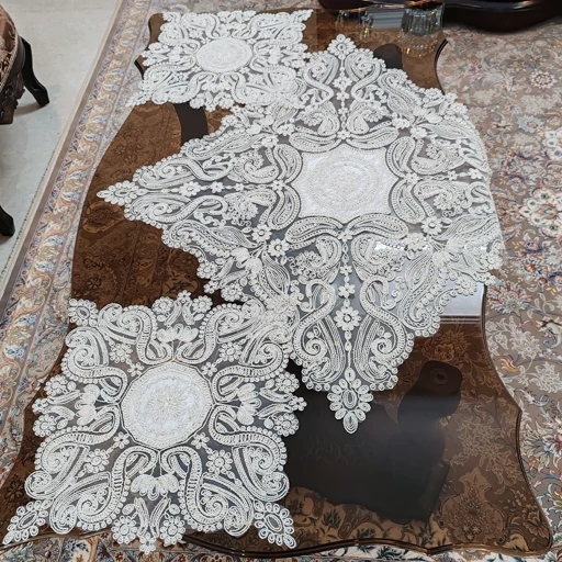 رومیزی مربع دانتل مخمل سه تکه ترک طرح لاله