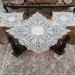 رومیزی مربع دانتل مخمل سه تکه ترک طرح لاله