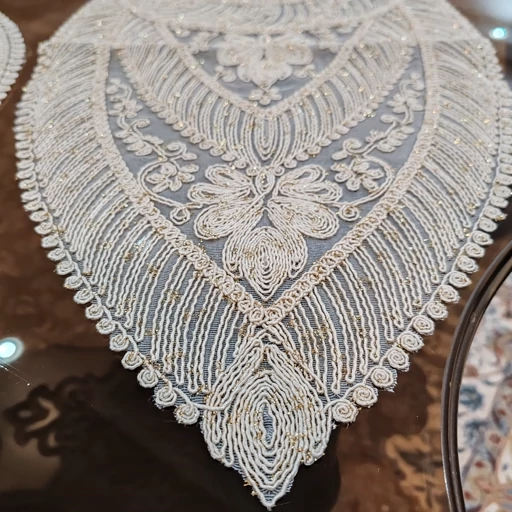 رومیزی دانتل مخمل سه تکه بیضی طرح آبشار