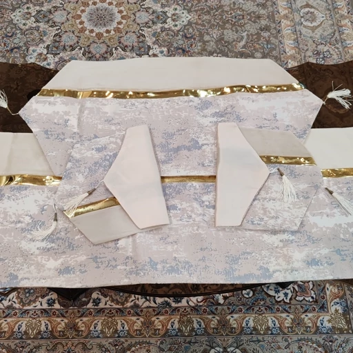 رومیزی مخمل پتینه ترکیبی 4 تکه با چرم طلایی