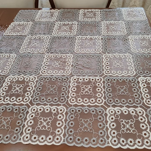 رومیزی گیپوری مربع بزرگ یک متری در سه رنگ