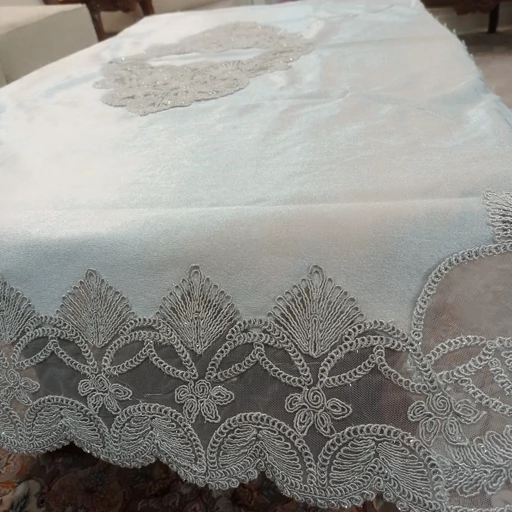 رومیزی غذاخوری 4 نفره مخمل دانتل ترک گندمی