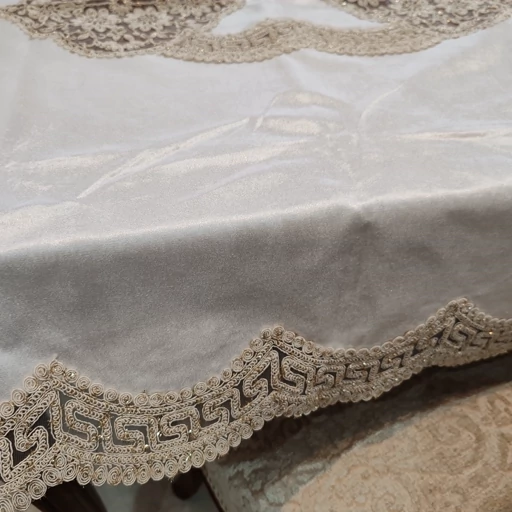 رومیزی چهار نفره غذاخوری مخمل دانتل ترک طرح ورساچه