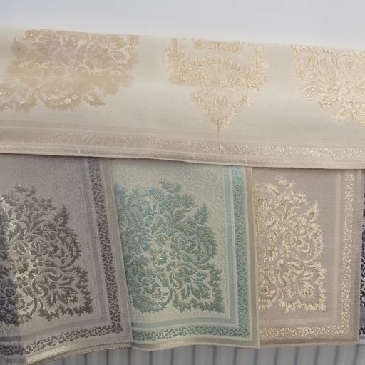 رومیزی مربع مخمل شاین دار جدید مدل پرواز 90 در 90