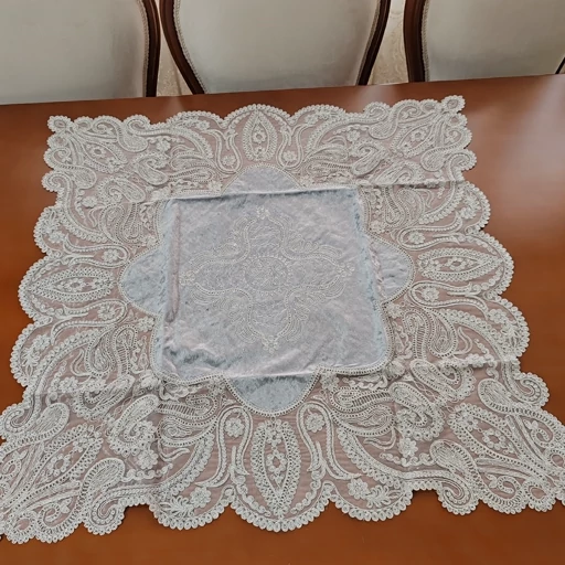 سرویس رومیزی پنج تکه دانتل مخمل طرح آنتیک