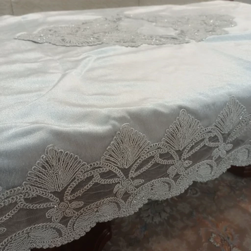 رومیزی غذاخوری 4 نفره مخمل دانتل ترک گندمی