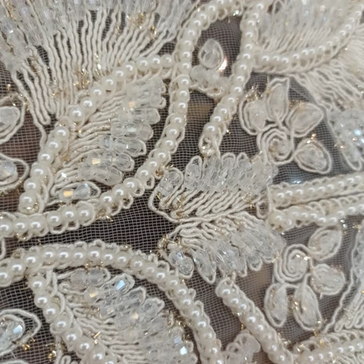 رومیزی مربع کریستال دوزی مخمل دانتل ترک گندمی