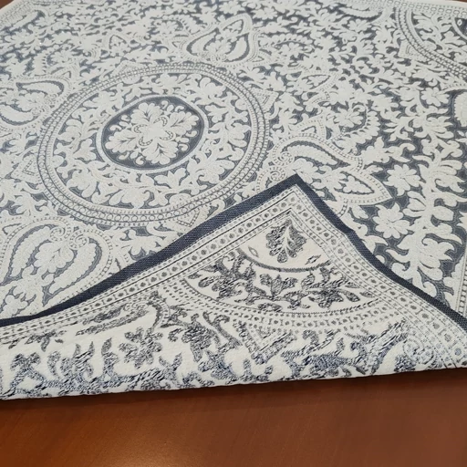 رومیزی مربع مخمل شاین ابریشمی طرح ترنج 92سانت