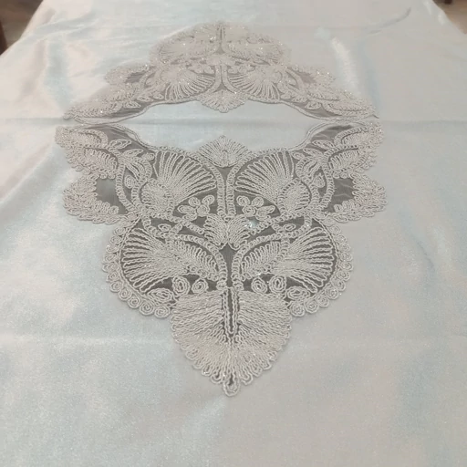 رومیزی غذاخوری 4 نفره مخمل دانتل ترک گندمی