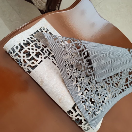 رومیزی عسلی کوچک پتینه لیزری لوزی مربع و گرد