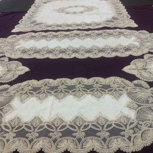 سرویس رومیزی مخمل دانتل ترک طرح گندمی 5 تکه مربع دار