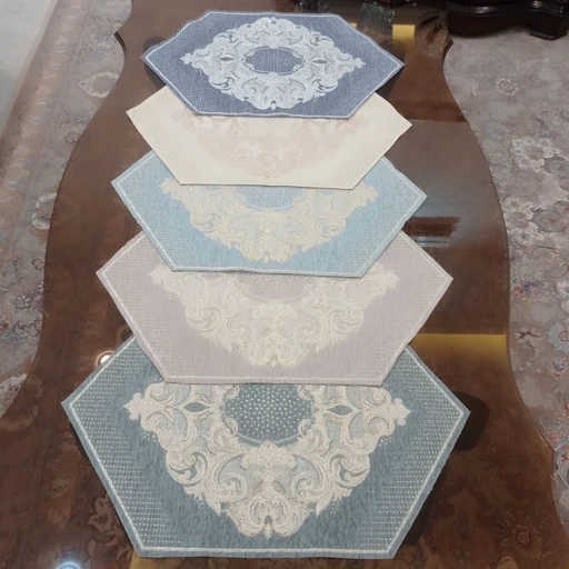 رومیزی مخمل ابریشم شاین دار 4 تکه طرح صحرا