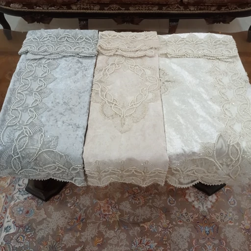 رومیزی مربع کریستال دوزی مخمل دانتل ترک گندمی