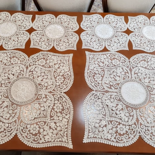 رومیزی مربع دانتل مخمل سه تکه طرح قلب جدید