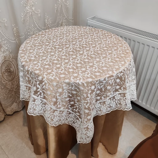 رومیزی مربع حریر گیپور حاشیه دار سایز 90